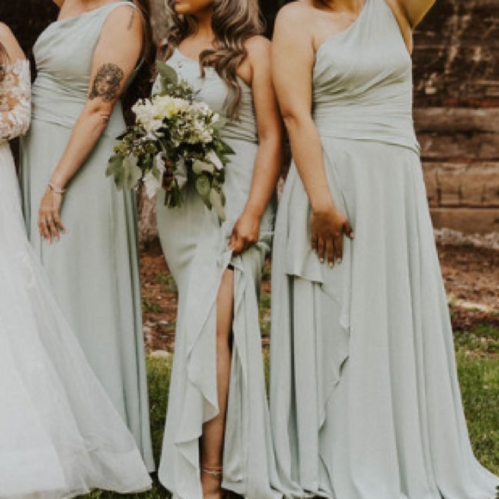 DAVIDS BRIDAL BRIDESMAID DRESS 🌿🤍